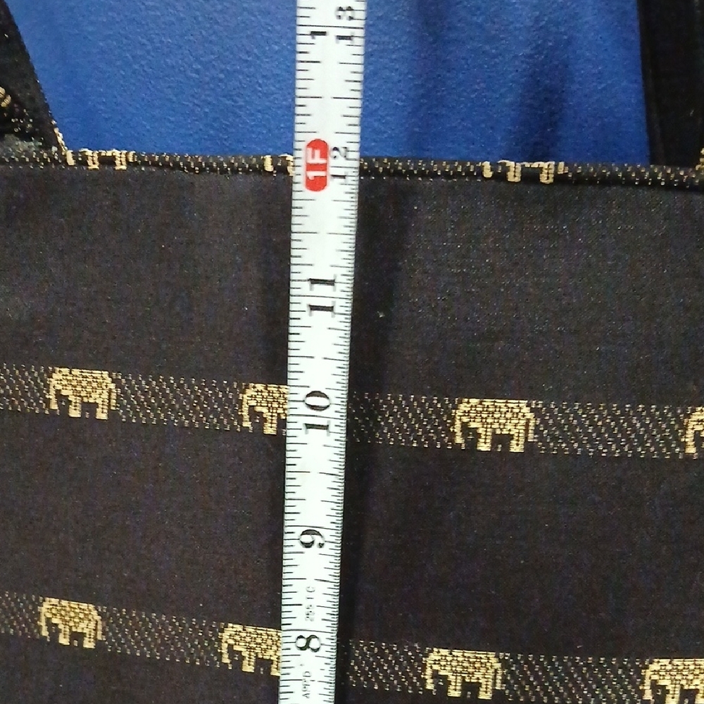 Chic Elephant Patterned Tote Bag - Picture 5 of 11